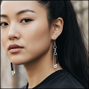 5 For $25💫Small Silver Safety Pin Punk Earrings